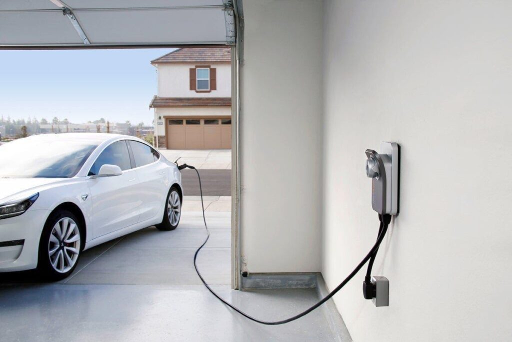 do electric cars lose charge when parked