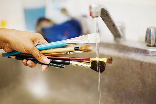 how to clean paint brushes
