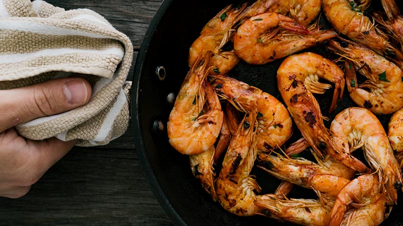 how to defrost prawns